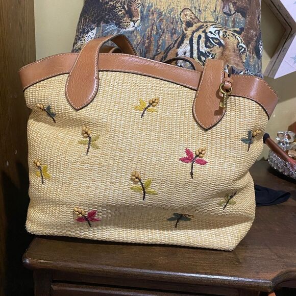Fossil Shoulderbag Straw Woven Tan Leather Handles Flower Embroidery Raised Bean - Picture 1 of 7